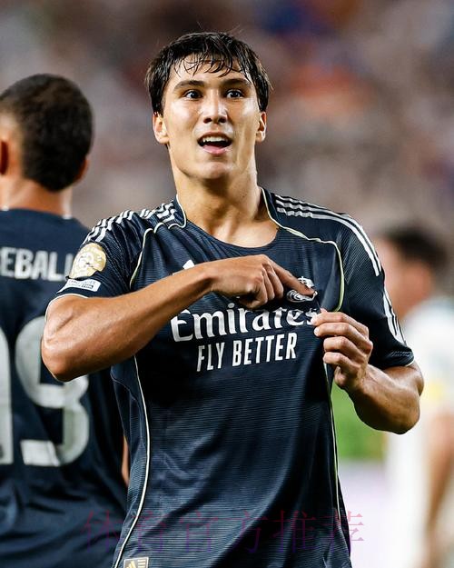 阿斯记者:莱万要求经纪人尝试接触皇马 阿斯记者:莱万要求经纪人尝试接触皇马